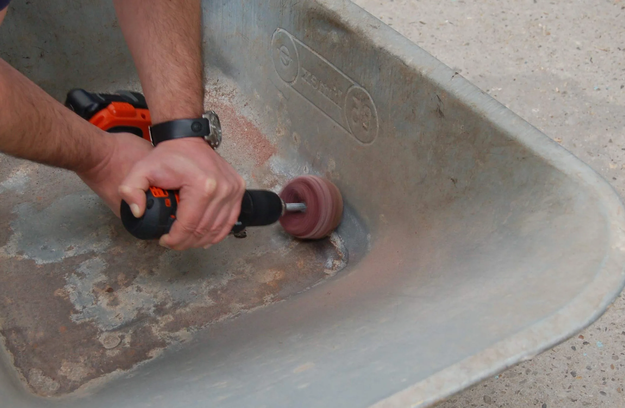 Sfere abrasive in tessuto non tessuto – Set da 3 pezzi (K80/K120/K600) Ø 75 mm con mandrino di raccolta, per trapano