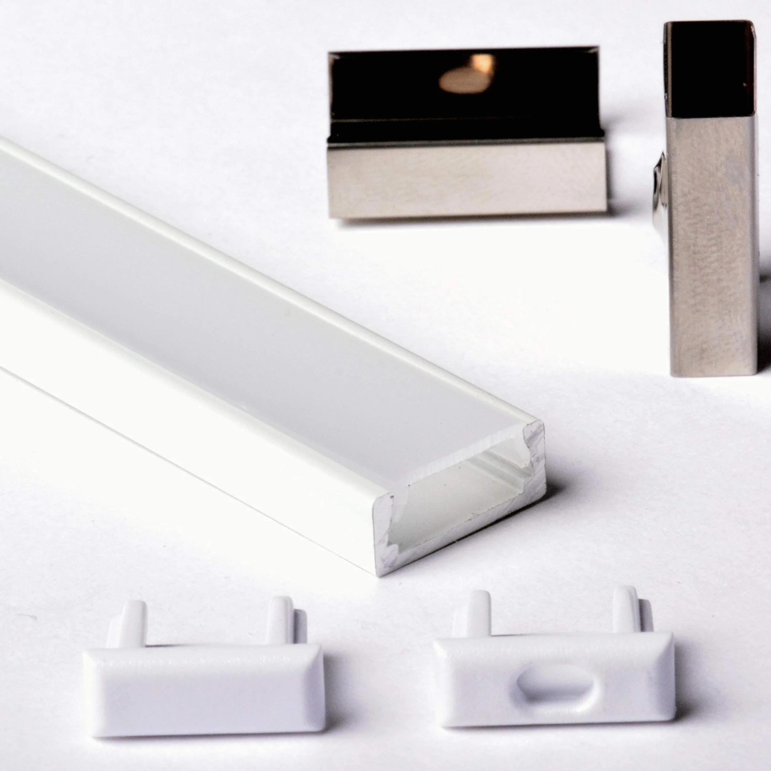 AFTERTECH Profilo Alluminio Bianco 15x6mm 3m per Strisce LED Barra Rigida + Copertura